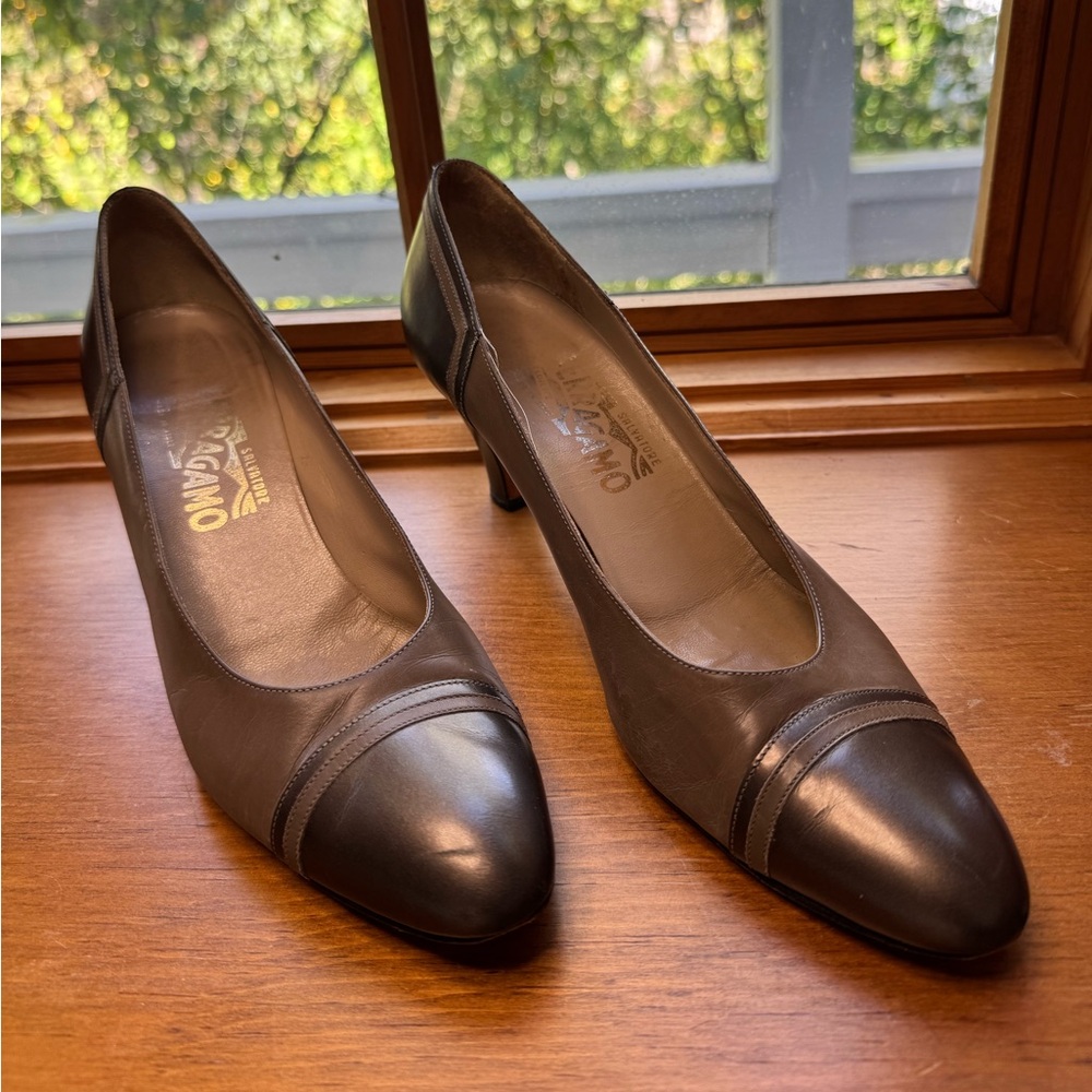 Vintage Ferragamo Arpa Heels